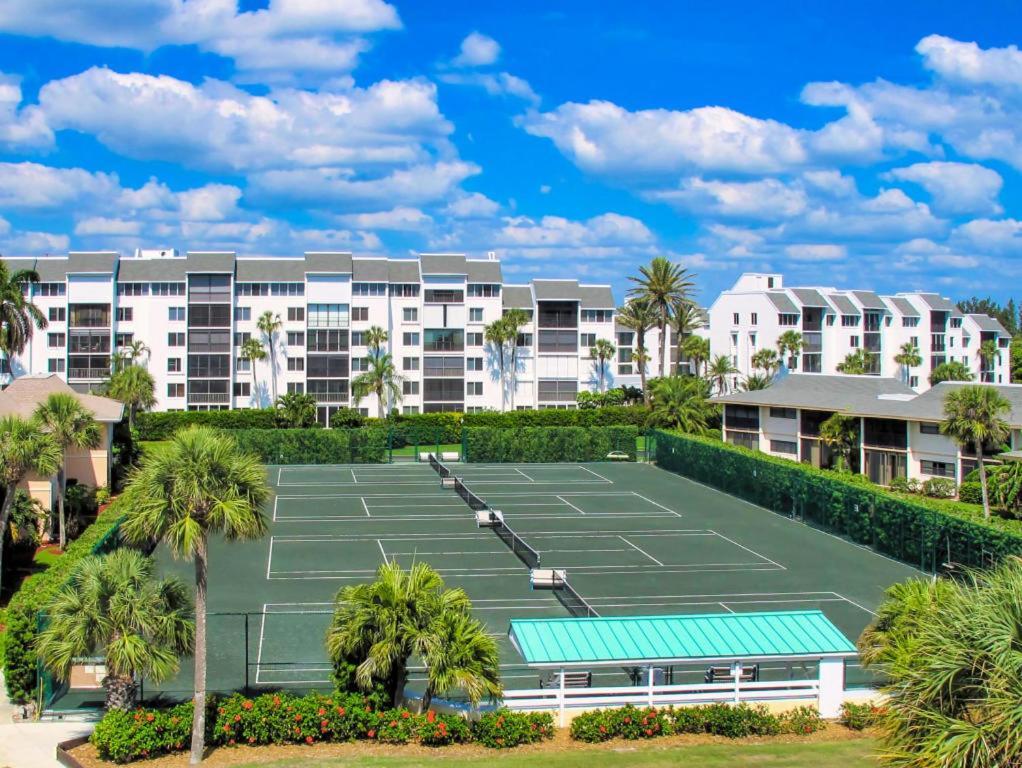 Beach Getaway - Ocean Beach, Tennis, Golf, Pool With Tiki Bar Fort Pierce Exterior foto
